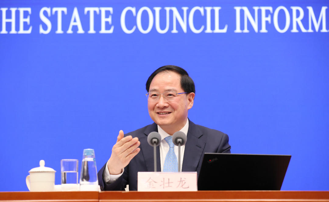 【權(quán)威部門話開局】加大信息化和工業(yè)化融合發(fā)展 推動(dòng)新型工業(yè)化